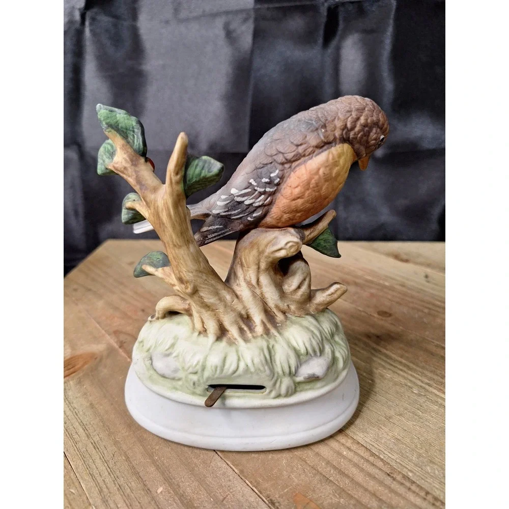 Vintage 1970s Working Gorham Porcelain Robin Music Box Figurine Hand Painted